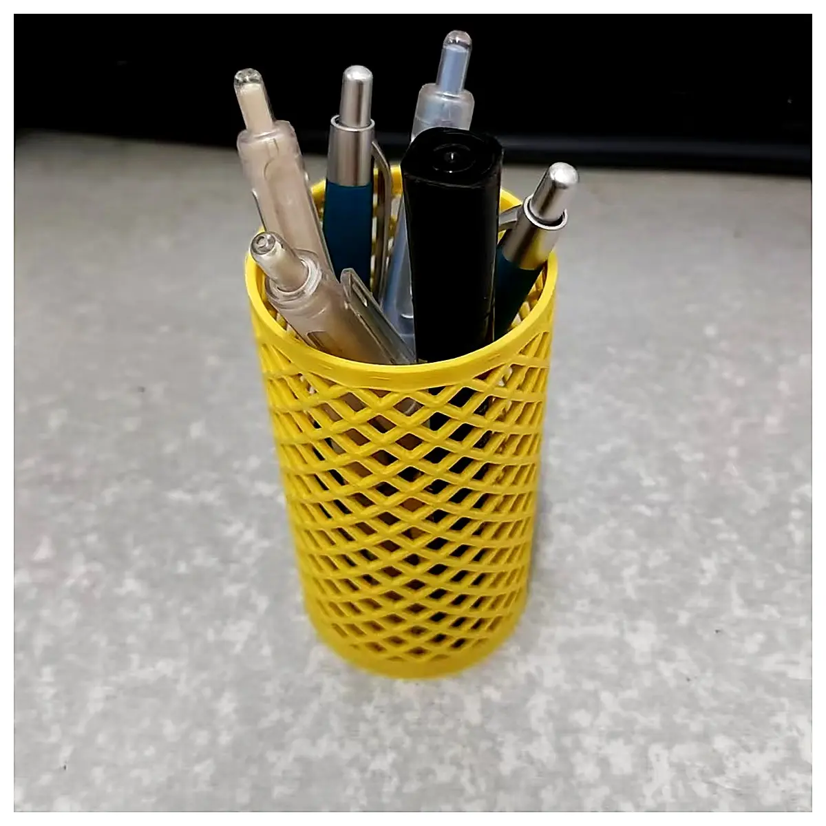 Minimalist Spiral Hollow Pen Holder Creative Book Organizer Desk Decor Pen Case Office Supplies Multi Function Storage Simple Design