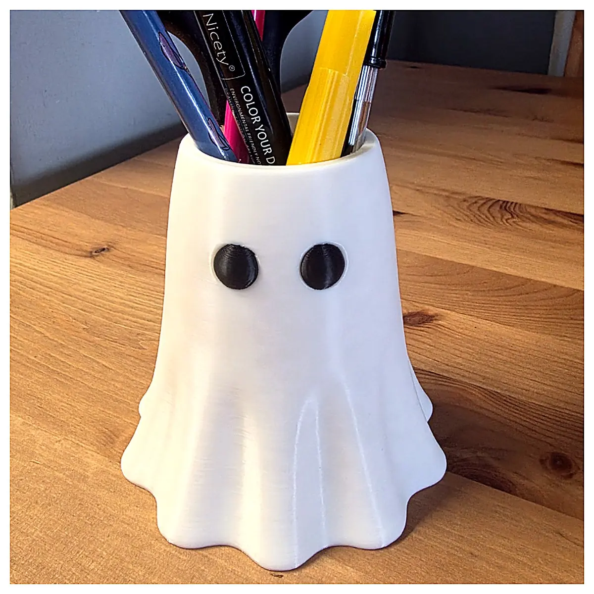Ghost Pencil Holder Creative Desktop Decoration Ghost Figurine Horror Theme Ornament Haunted House Props Funny Gag Gift Desk Decoration