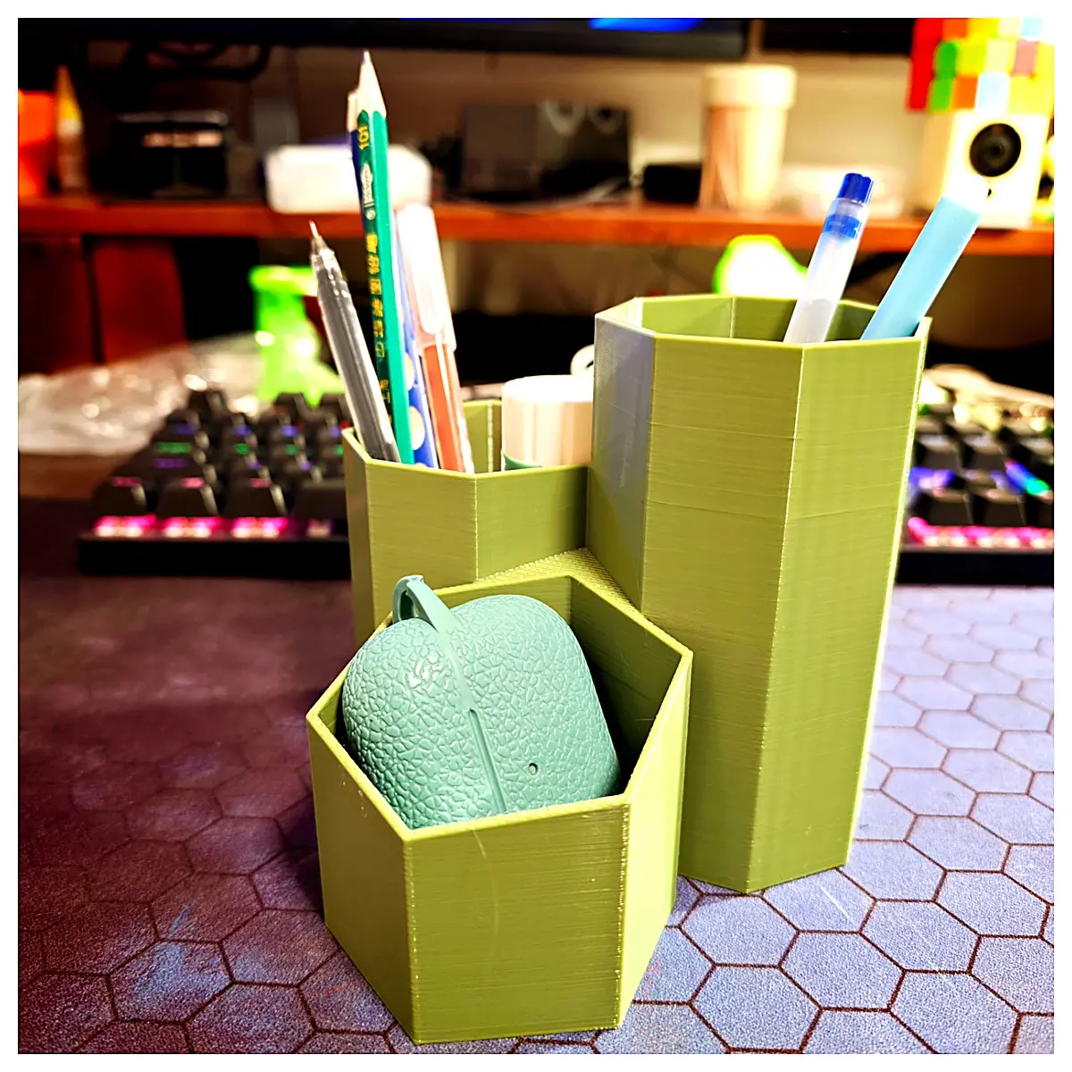 Honeycomb Pencil Holder Organizer Desk Storage Box Pen Case Stationery Holder Pencil Case Student Book Organizer Creative Storage