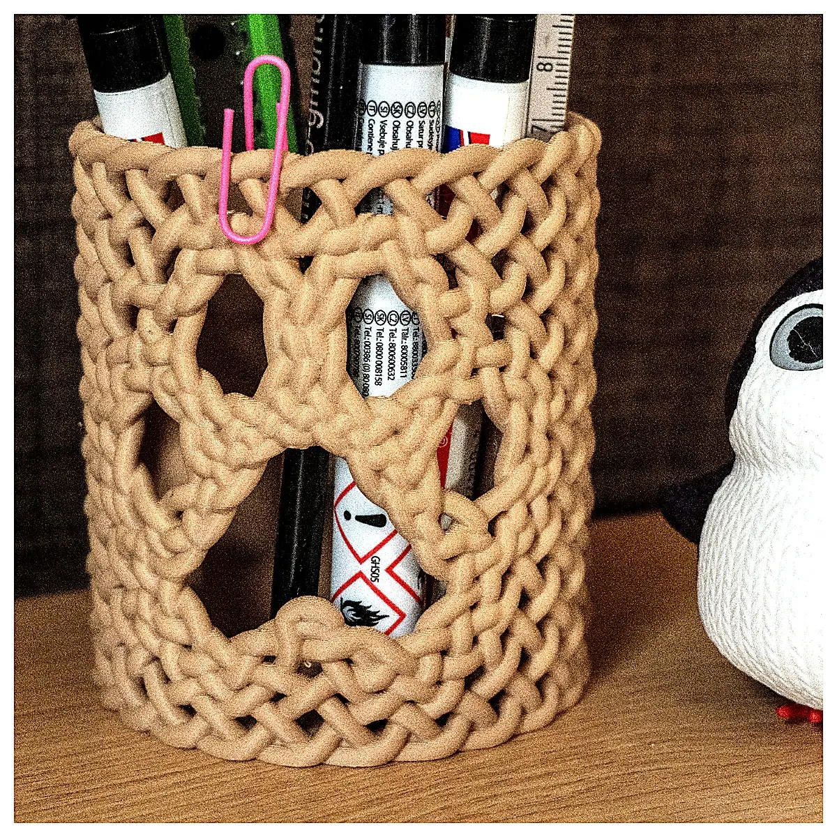 Cat Paw Desk Organizer Pen Holder Cute Stationery Accessory Standing Pen Cup Lazy Student Desk Decor Writing Supplies