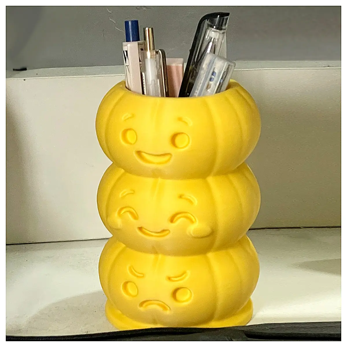 Pencil Holder Creative Desktop Organizer Ceramic Decoration Phone Stand Office Study Room Decor Gift Idea