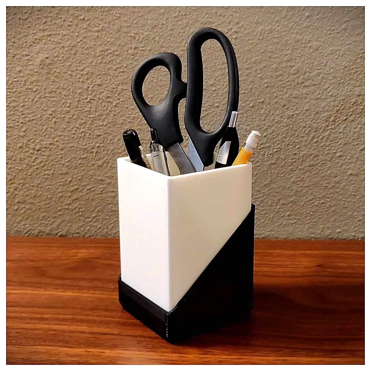 Tilting Pen Holder Phone Stand Desk Holder Adjustable Angle Phone Stand Mobile Holder Desktop Support for Office Study
