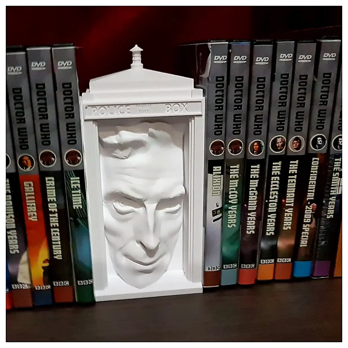 Book Stand Display Figure Mini TARDIS Doctor Who DVD Shelf Decoration Toy Display Stand