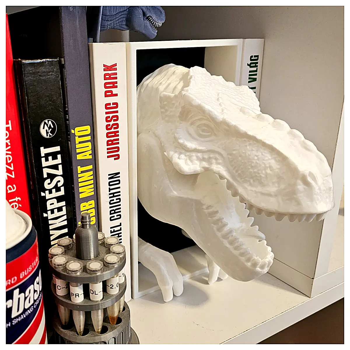 Statue Model Tyrannosaurus Rex Book Stand Figure Dinosaur Collection Toy Jurassic Gift Dinosaur Decor