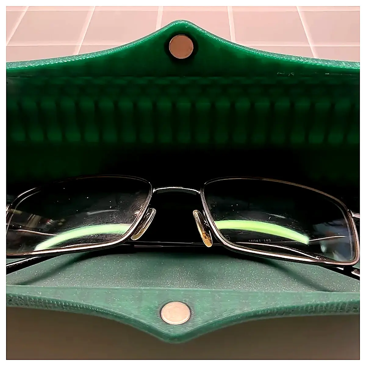 Eyeglass Case Protective Storage Box Eyeglass Sleeve Mobile Phone Case Storage Box Jacket Box Suitable for Eyeglass Protection Carry Convenient