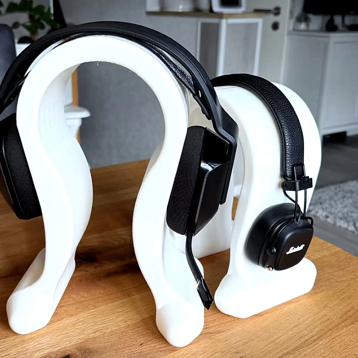 Modern Headphone Stand Desk Portable Headphone Holder Phone Stand Music Player Stand Headphones Creative Design