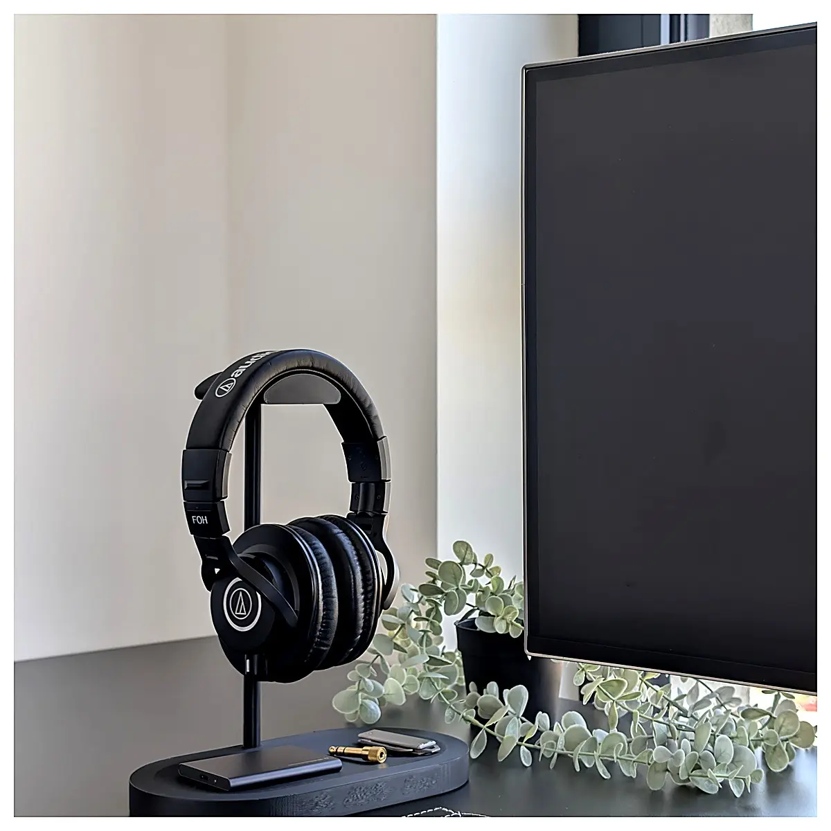 Headphone Holder Minimalist Design Stand with Tray Phone Stand Accessory Holder Bracket Support
