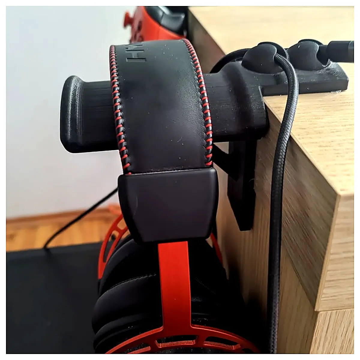 Headphone Holder Cable Organizer Desktop Stand Mobile Computer Support Earphone Accessory Protection Bracket Phone Stand Cover