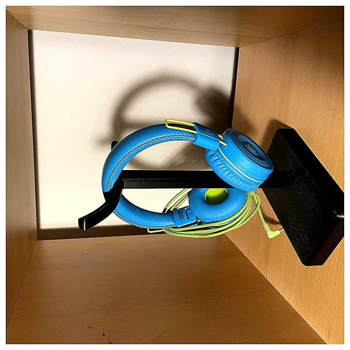 Minimalist Earbud Holder Storage Rack Phone Stand Ear Protection Desk Organizer Accessory Parts