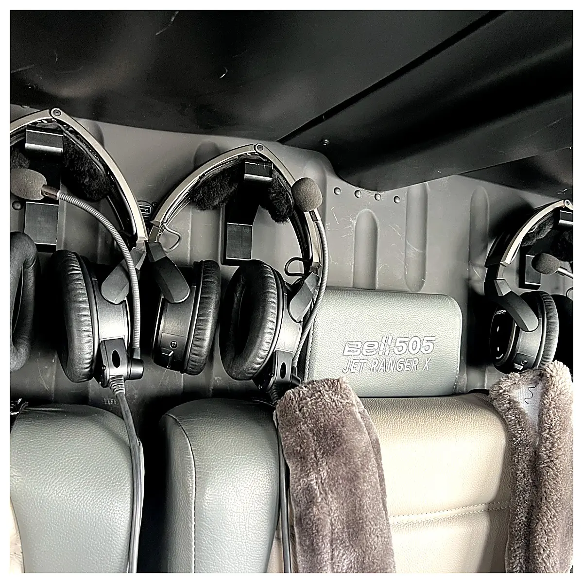 Aircraft Headphone Mount Drop Down Earphone Clip Flight Headphone Accessory Mobile Headphone Holder Aviation Headphone Stabilizer