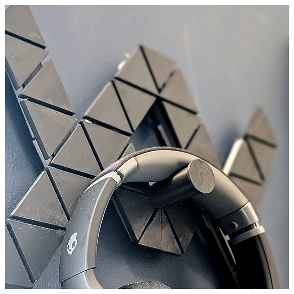 Wall Mount Headphone Holder Desk Organizer Geometric Shelf Hanger Audio Accessory Earphone Stand Home Cinema