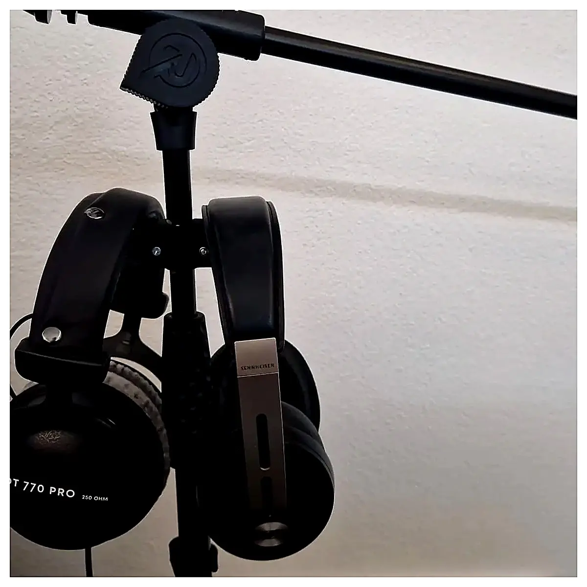 Microphone Stand Headphone Holder Adjustable Mount Phone Stand Microphone Accessory Desktop Support Bracket