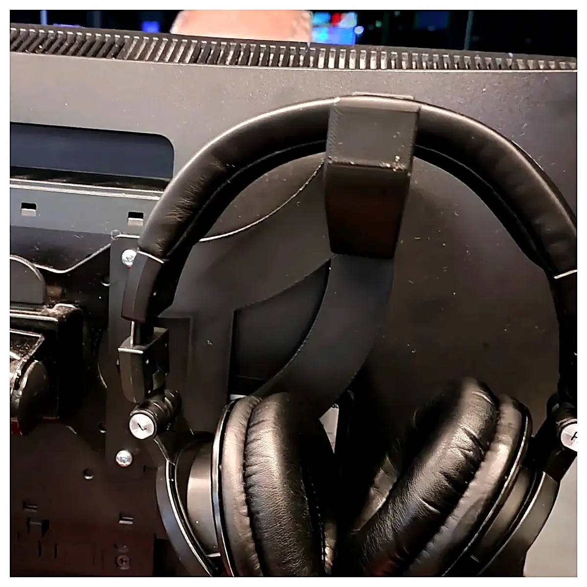 VESA Headphone Mount Desk Holder Wall Mount Studio Monitor Audio Support Accessory Compatibility Headphones Parts