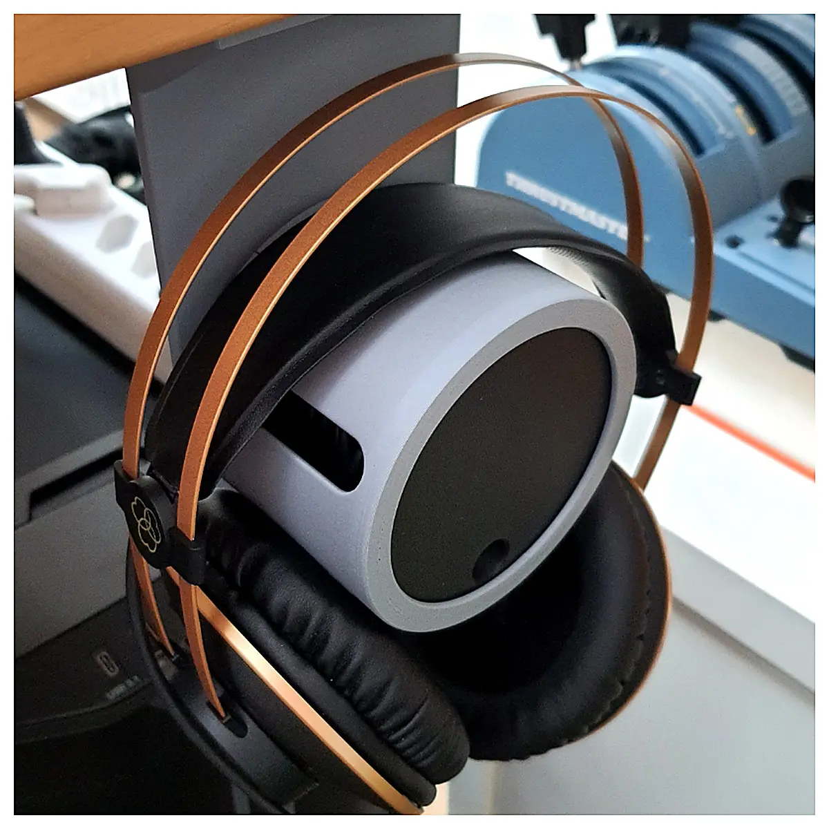 Detachable Cable Headphone Holder Phone Stand Desktop Stand Portable Holder Stable Support Mobile Accessory