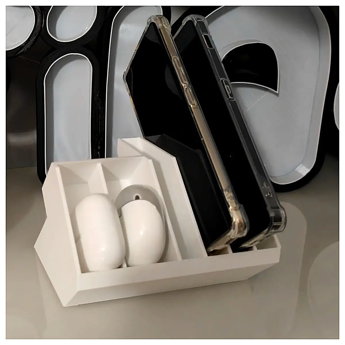 Smartphone Holder Stand Mobile Phone Holder Organizer Desk Phone Stand Car Phone Holder Accessories Stabilizer