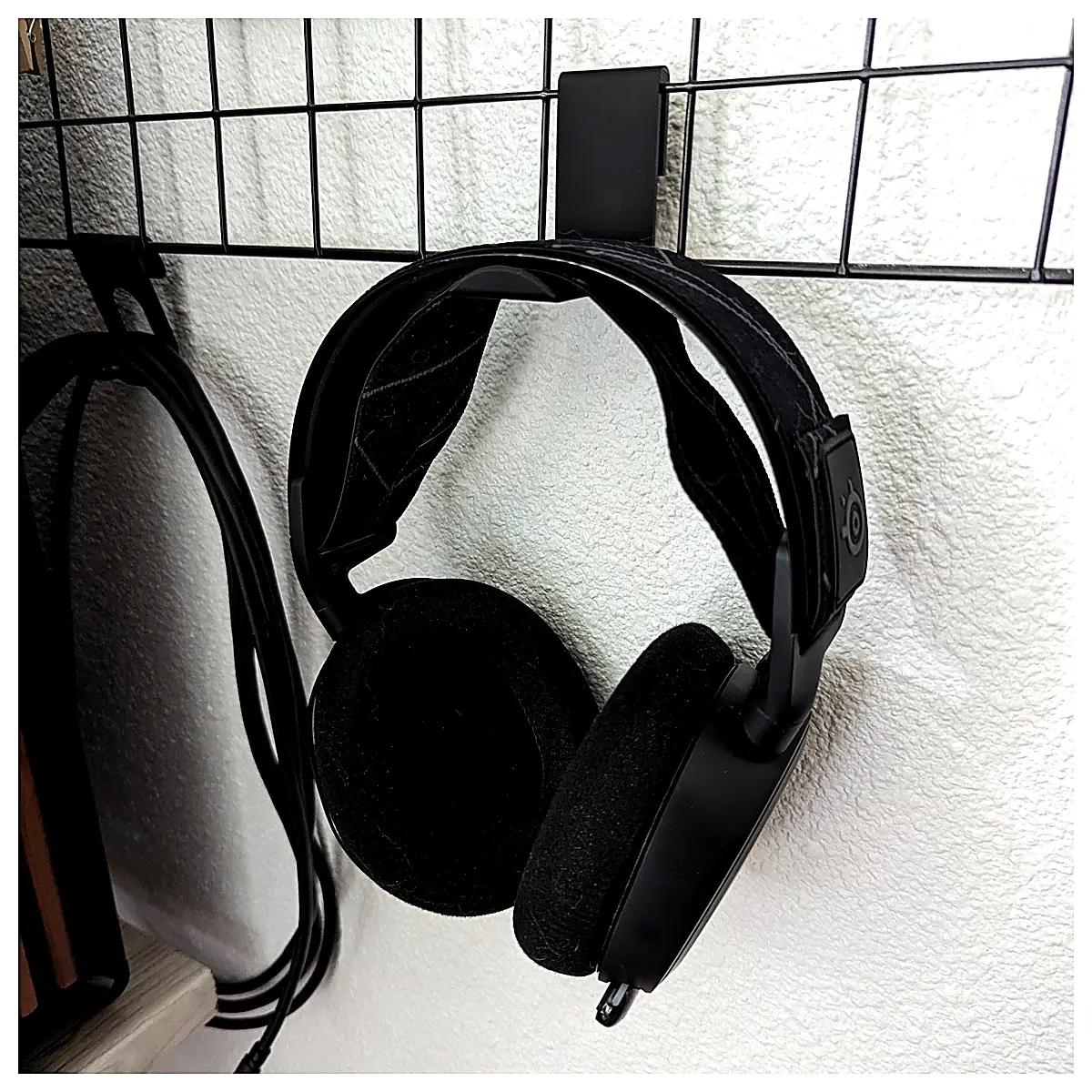 Headphone Hook Mobile Phone Holder Earbud Cord Organizer Phone Accessory Mobile Phone Stand Phone Anti Drop Strap Mobile Phone Holder with Clip