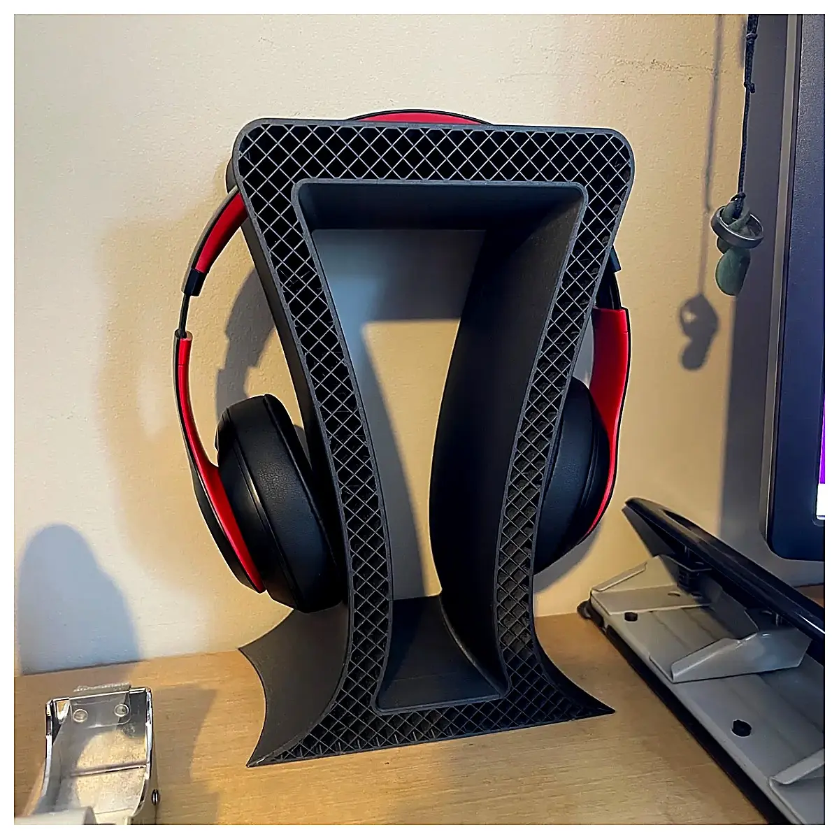 Headphone Holder Phone Headphone Clip Earphone Stand Mobile Phone Holder Accessory Bracket Support