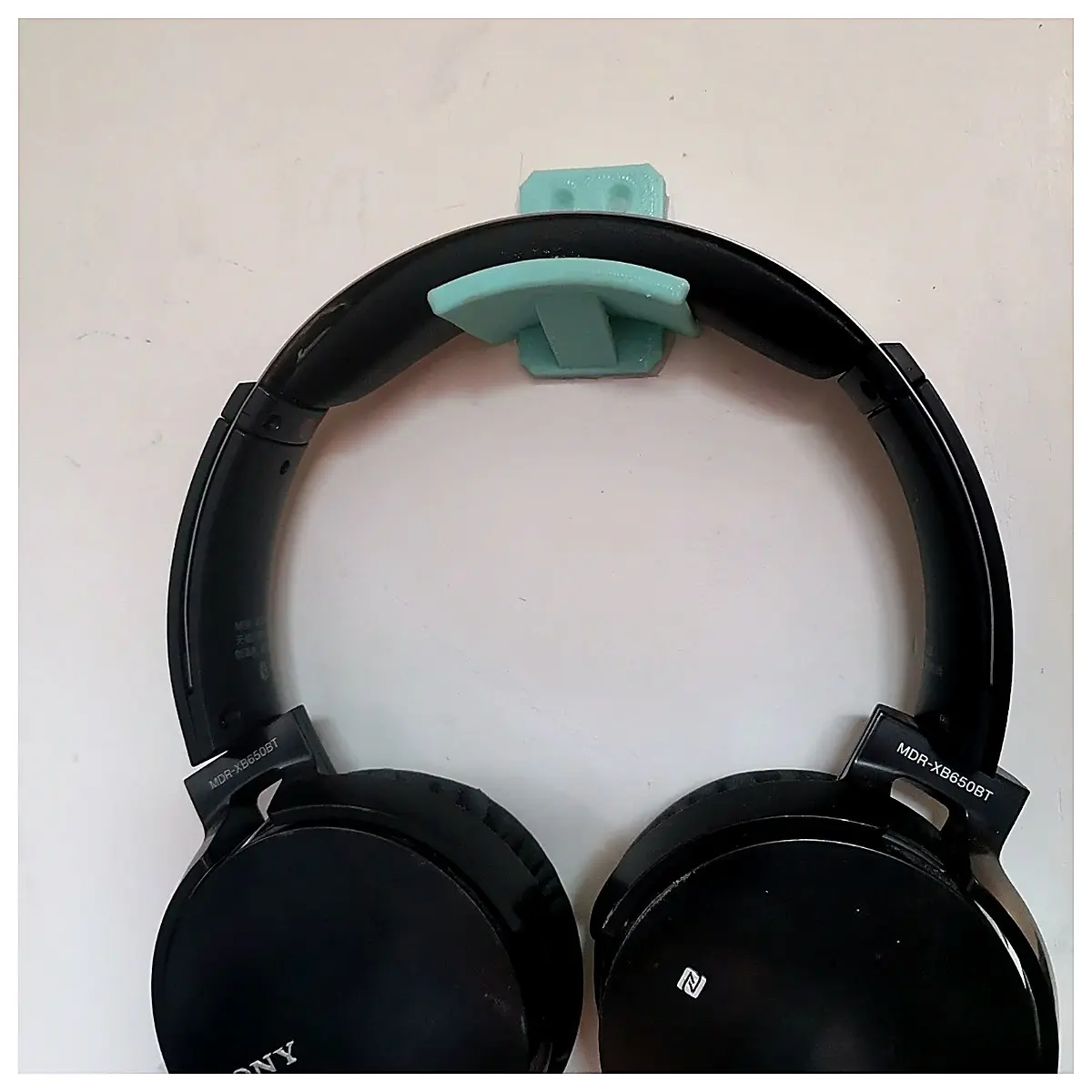 Headphone Holder Earbud Clip Phone Stand Headphone Stand Accessory Mobile Phone Holder Bracket Support Portable Earbuds Holder