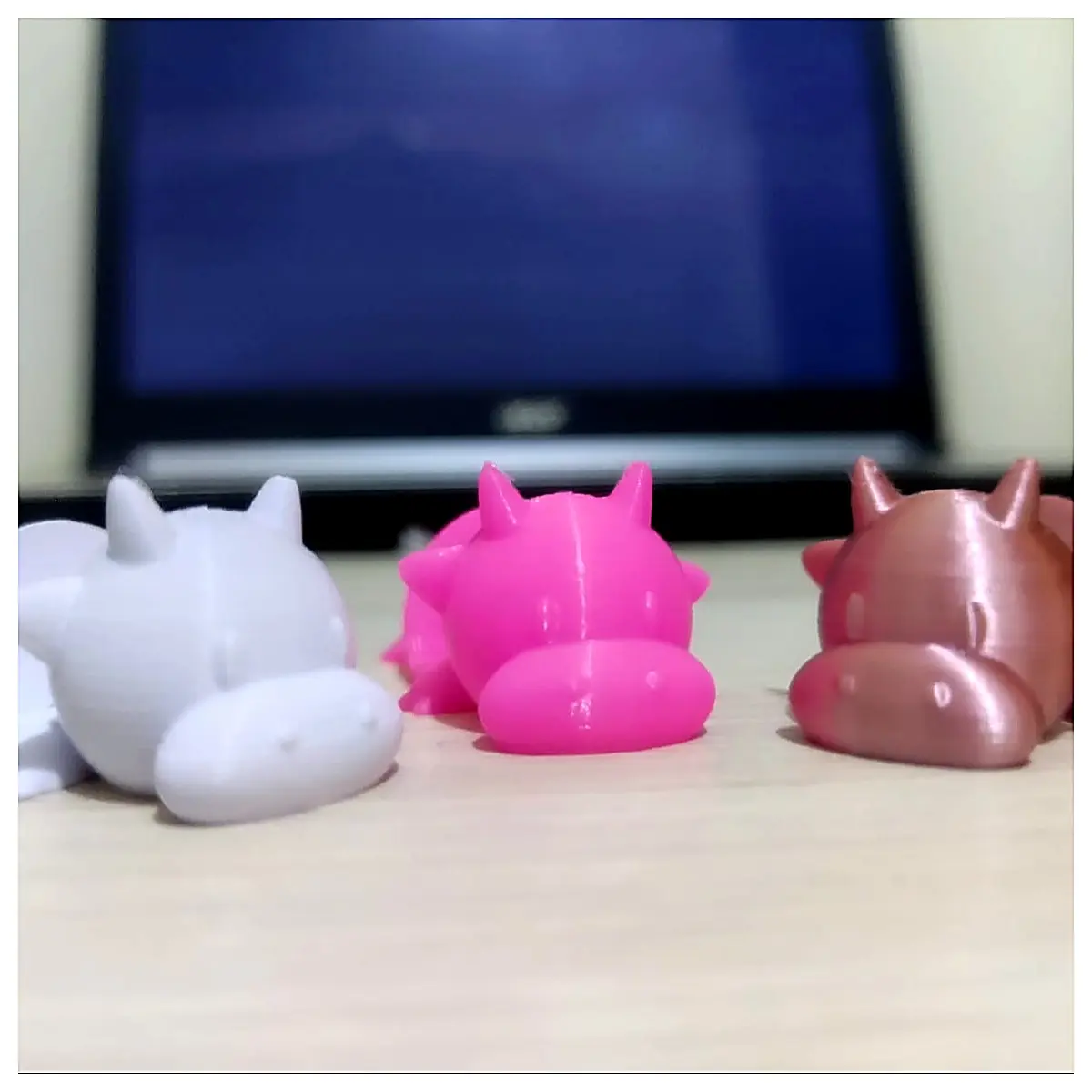 Lazy Cow Phone Stand Keychain Holder Accessory Mount Bracket Stand Holder Phone Charm Lazy Cow Accessories Car Phone Stand