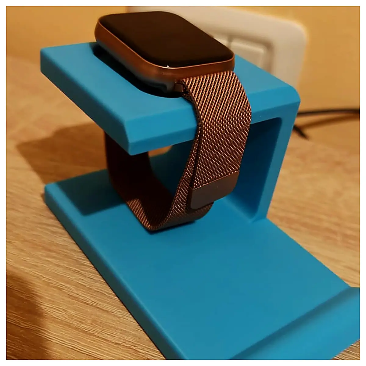 Smartwatch Charger Stand Phone Holder 2 in 1 Multi Functional Desktop Stand Phone Tablet Holder Phone Charging Stand Accessories