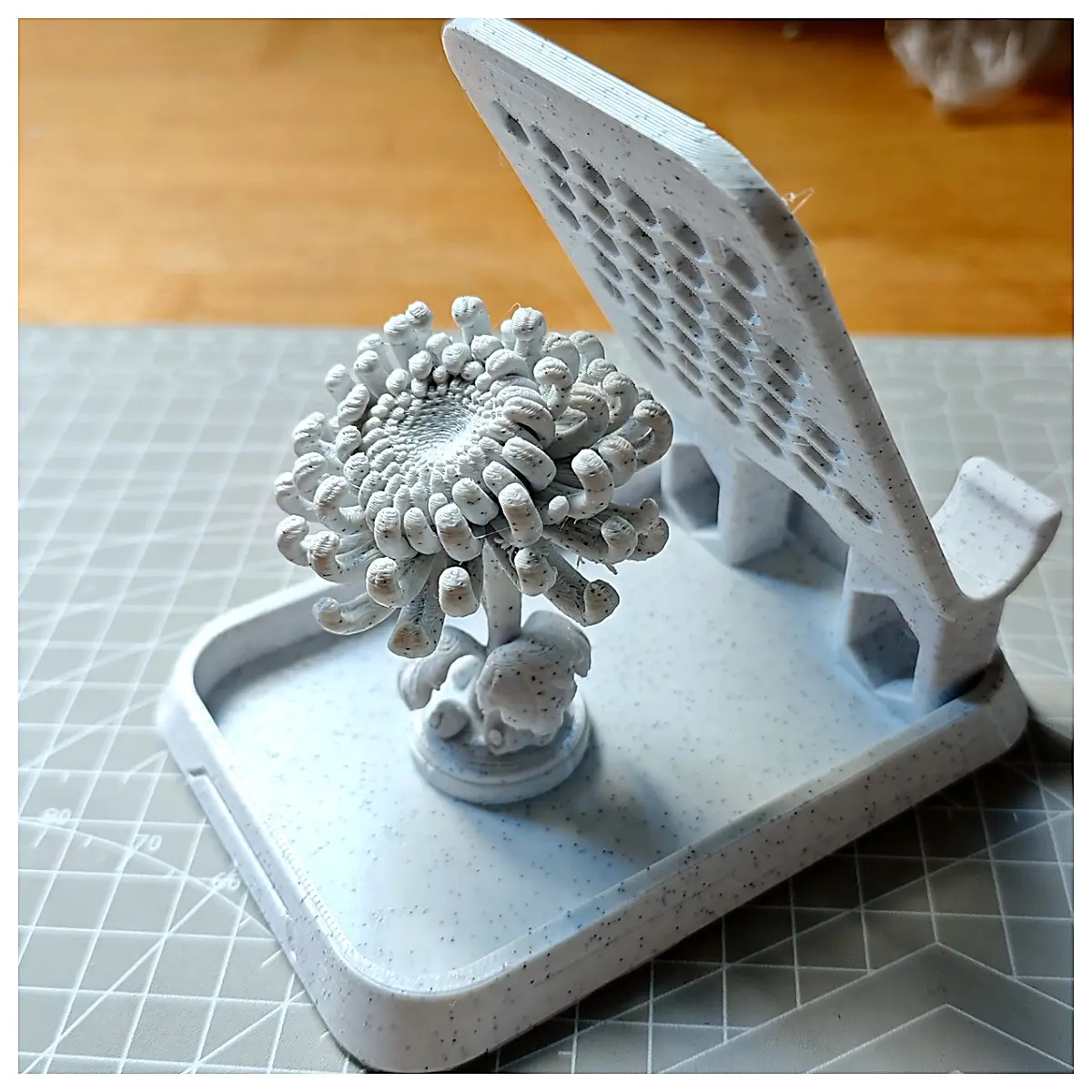 Phone Stand Flower Desktop Ornament Phone Stand Accessories Office Toys Children Print Stand Beginner Friendly