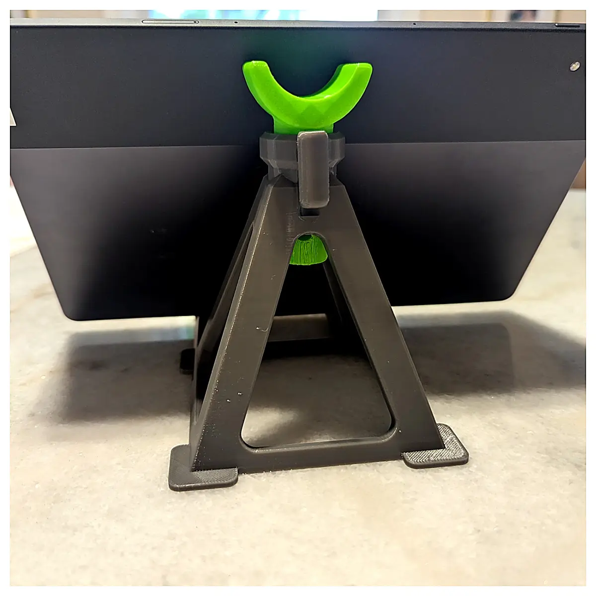Chinye Ding Phone Holder Car Mount Phone Tablet Holder Adjustable Support Desk Car Mobile Stand Accessory