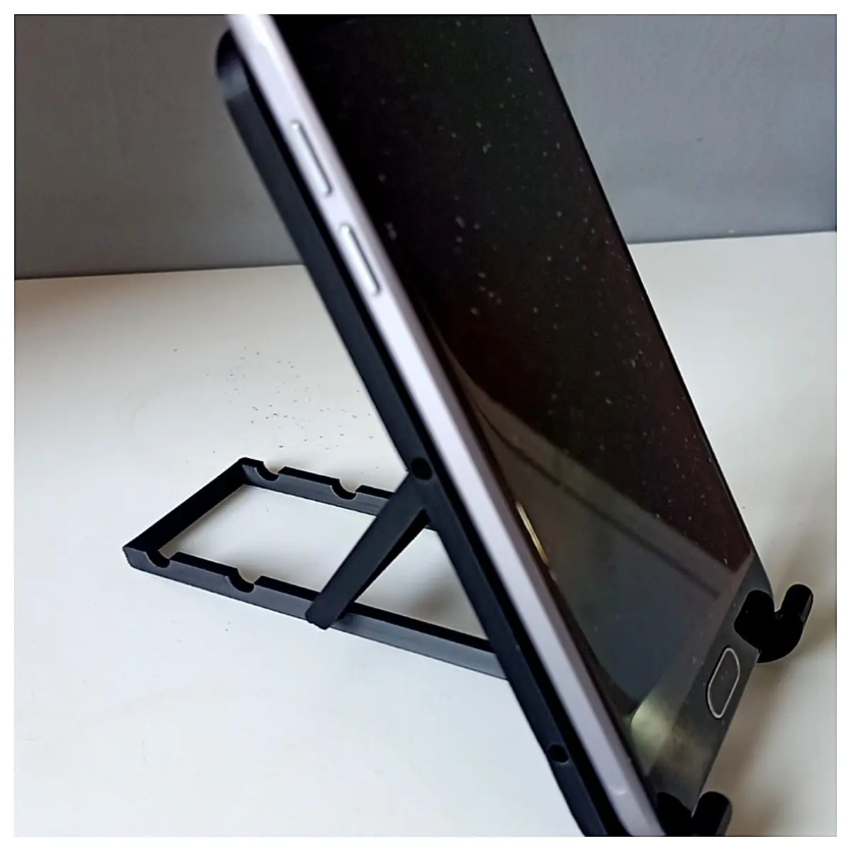Mobile Phone Holder Stand Phone Stand Holder Mount Adjustable Desk Car Phone Holder Accessory Support for Smartphones