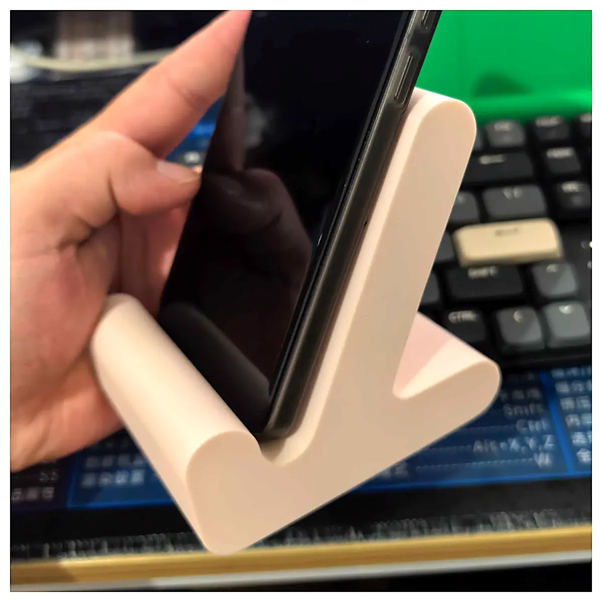 Mobile Phone Holder Cell Phone Stand Phone Mount Car Dashboard Holder Desk Phone Stand Phone Accessory Mobile Holder Support Phone Stand Bracket Unive