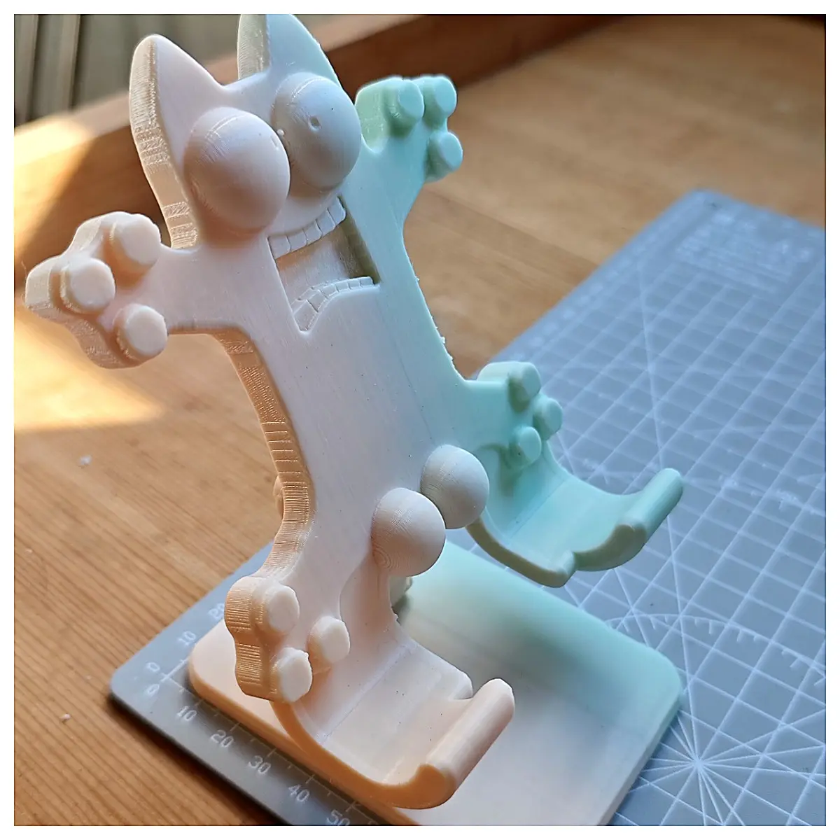 CatdanDan Phone Stand Desk Decoration Phone Stand Combo Office Desktop Toy Kids Accessory Parts