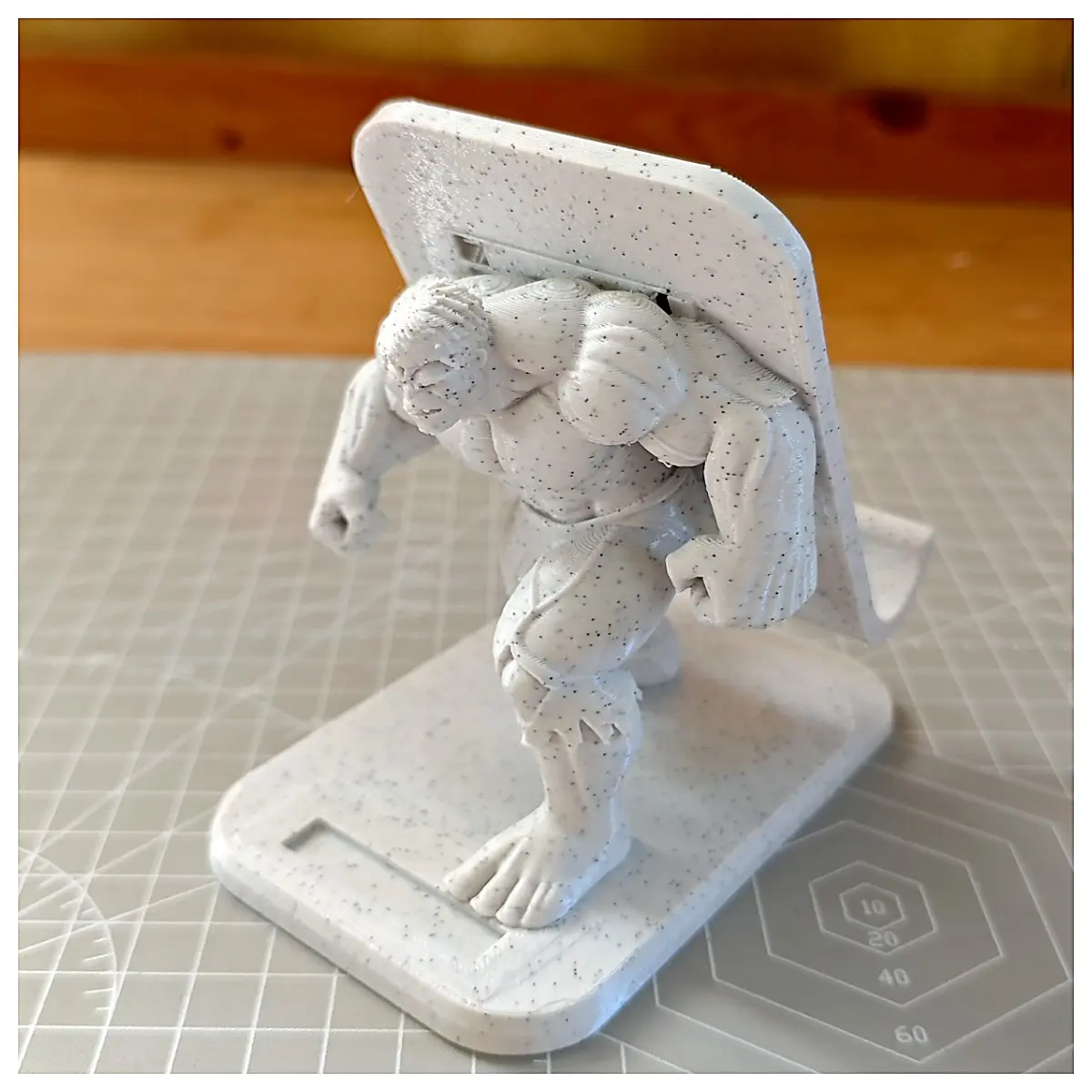 Hulk Phone Stand Printing Desktop Figurine Office Toy Kids Gift Easy Setup Print Accessory