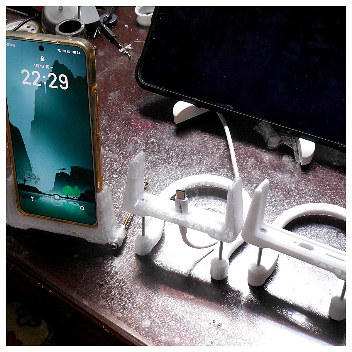 Mobile Phone Stand Rechargeable Vertical Stand Phone Accessory Holder Bracket Desktop Stand Adjustable Phone Support