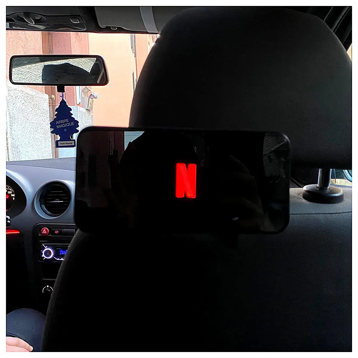 Car Headrest Phone Mount Smartphone Holder Mobile Phone Support Bracket Auto Headrest Phone Accessory