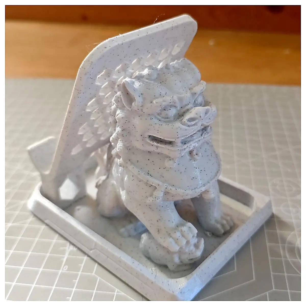 Stone Lion Phone Stand 3D Printing Desktop Figurine Office Toy Child Gift Beginner Friendly Print Accessory