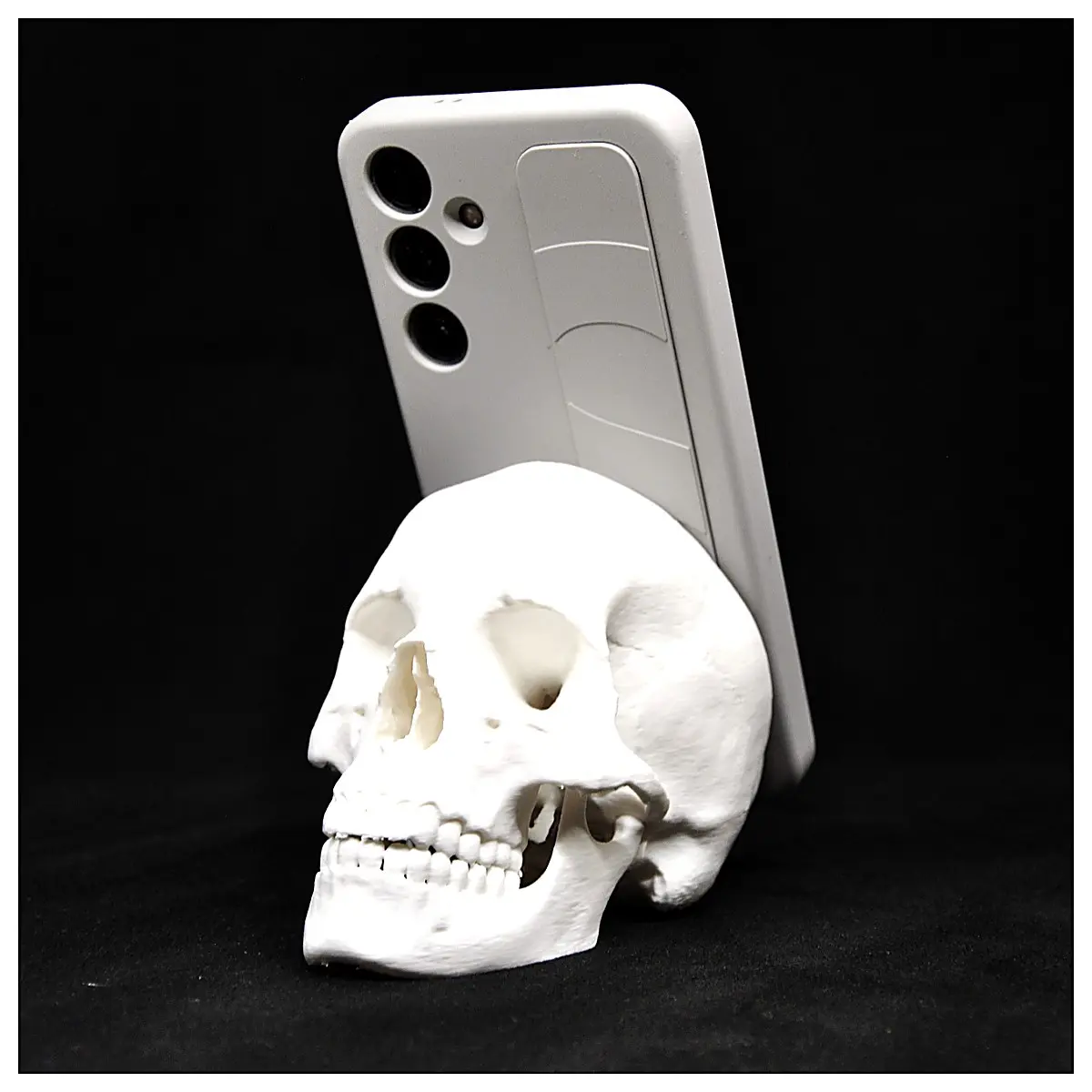 Realistic Skull Phone Stand Desktop Holder Horror Decoration Creative Phone Stand Phone Stand Accessories Skull Phone Stand Novelty