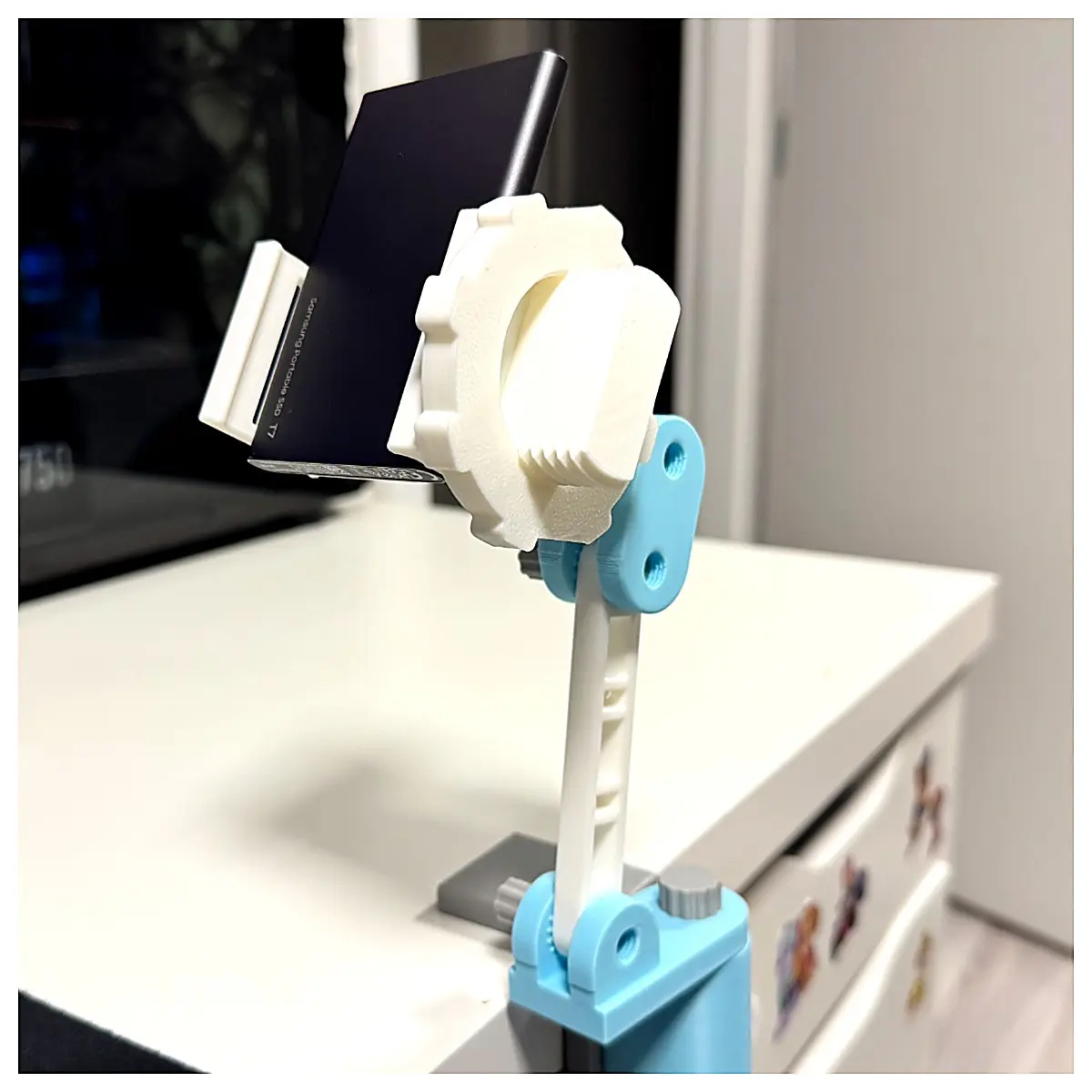 Adjustable Phone Holder Desktop Clamp Mount Phone Stand Mobile Holder Desk Support Phone Accessory Office Study