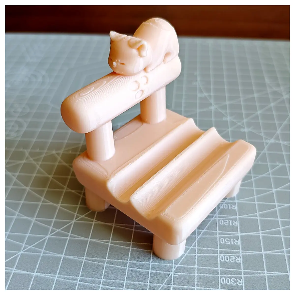 Cute Small Chair Phone Stand Dopamine Stool Lazy Support Shelf Desk Decoration Binge Watching Device Holder Phone Stand Accessory