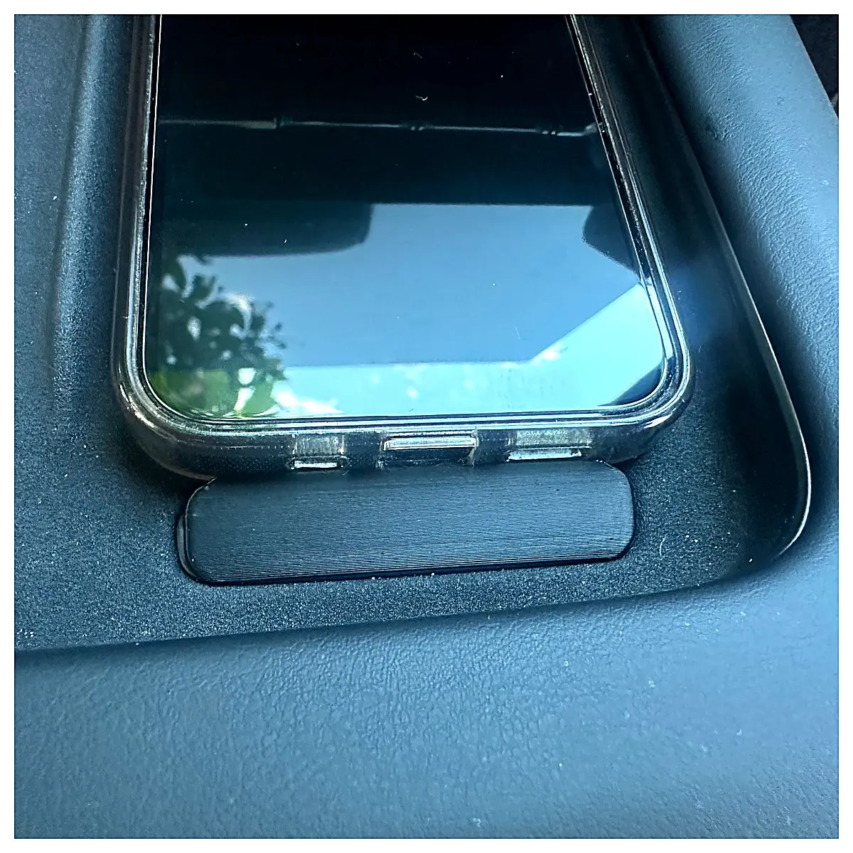 Geely 7X Phone Mount Wireless Charger Holder Phone Stand Car Dashboard Mount Accessories 7X Phone Holder