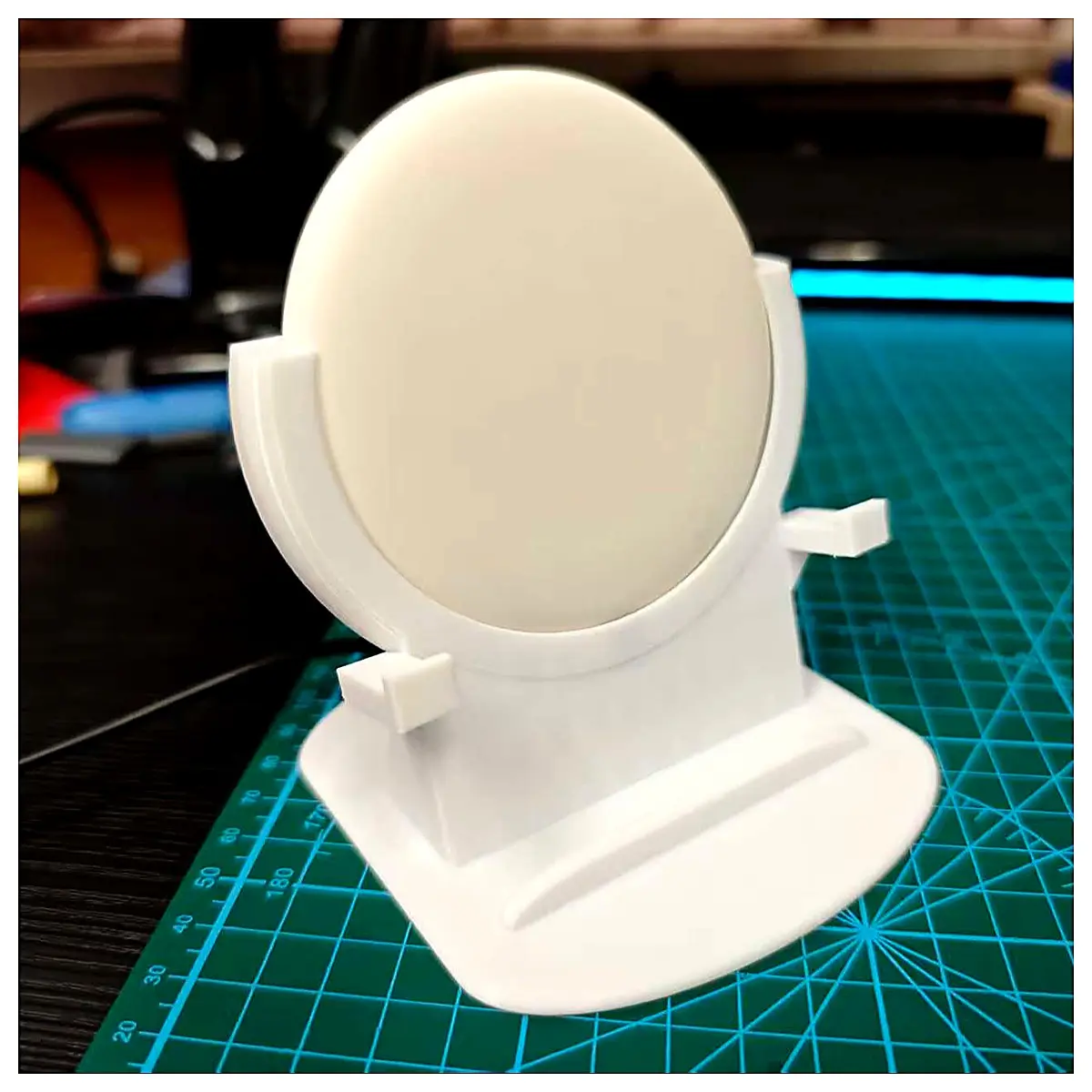 MDY 09 Wireless Charger Phone Stand Mobile Phone Holder Desk Stand Compatible with Charging Stand