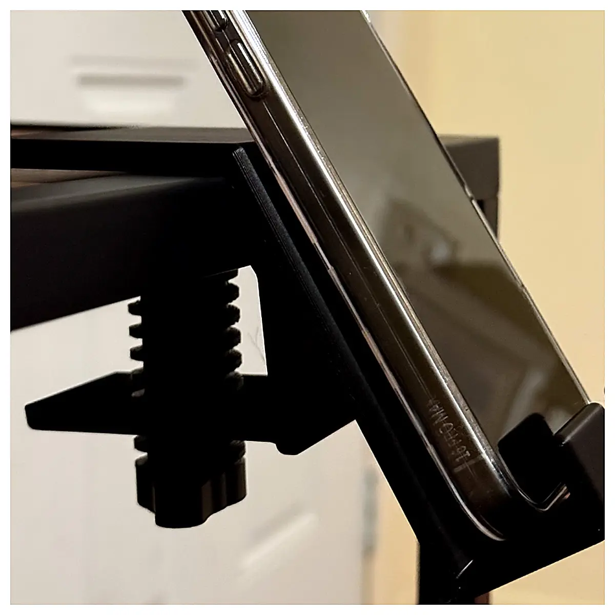 Adjustable Phone Stand Desk Clip Mobile Holder Bracket Support Stand Accessory Mount Phone Holder for Desk