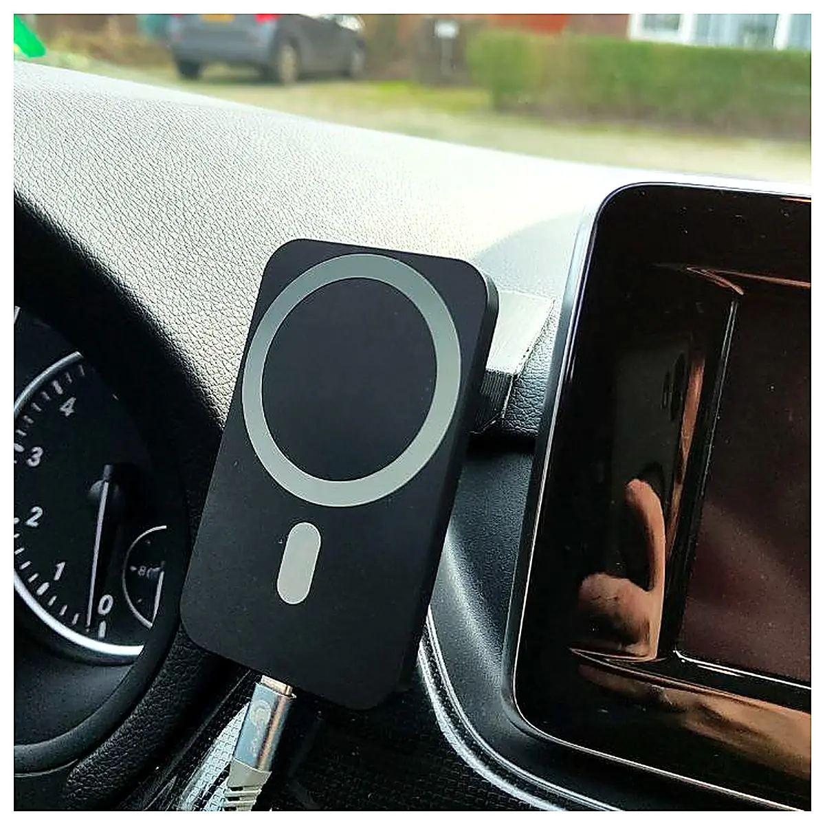 B200 Car Phone Mount Holder Navigation Mount Phone Holder Support Dashboard Driving GPS Fixer
