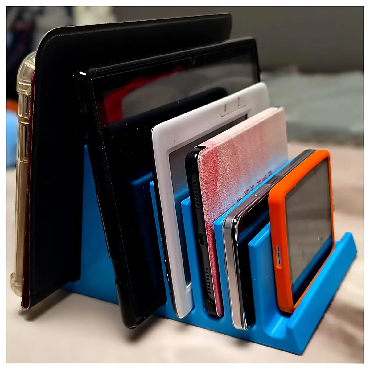 Multi Screen TV Stand Tablet Holder Viewing Shelf TV Accessories Wall Mount Creative Home Decor Organizer