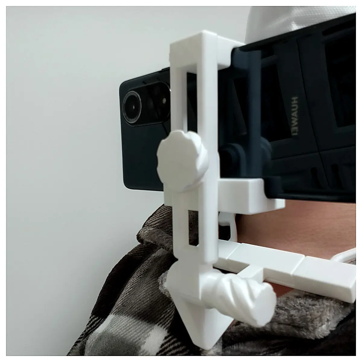 Necklace Phone Holder Mobile Phone Arm Stand Accessory Phone Bracket Support Holder Mobile Phone Clip Mount for Neck Phone Accessory
