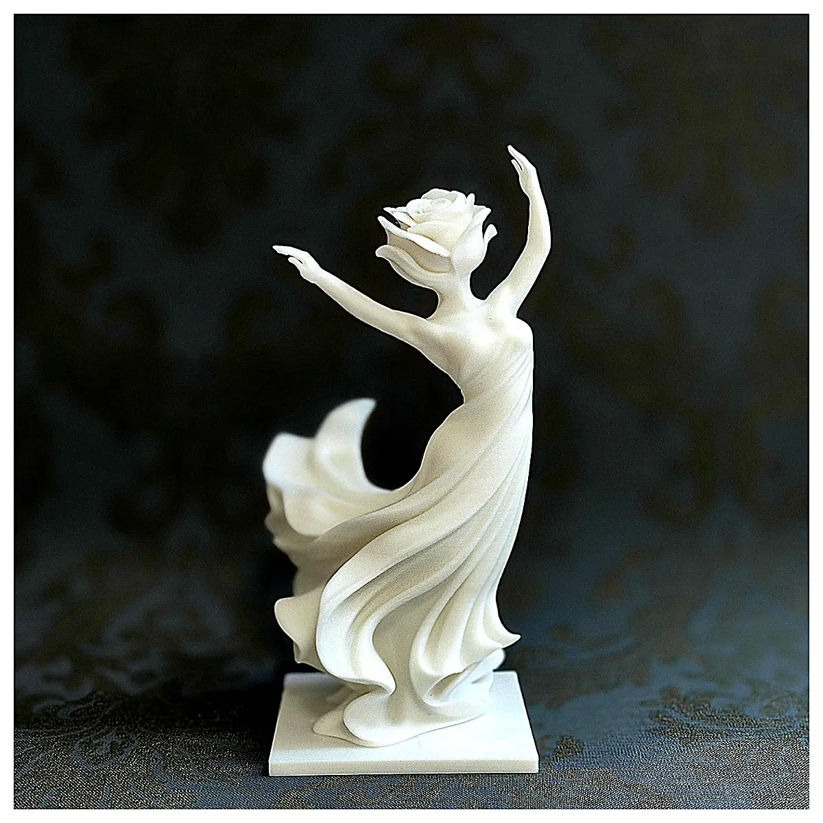Dancing Rose 3D Printed Sculpture Elegant Floral Decor Art Piece Home Decoration Desktop Ornament Girlfriend Mom