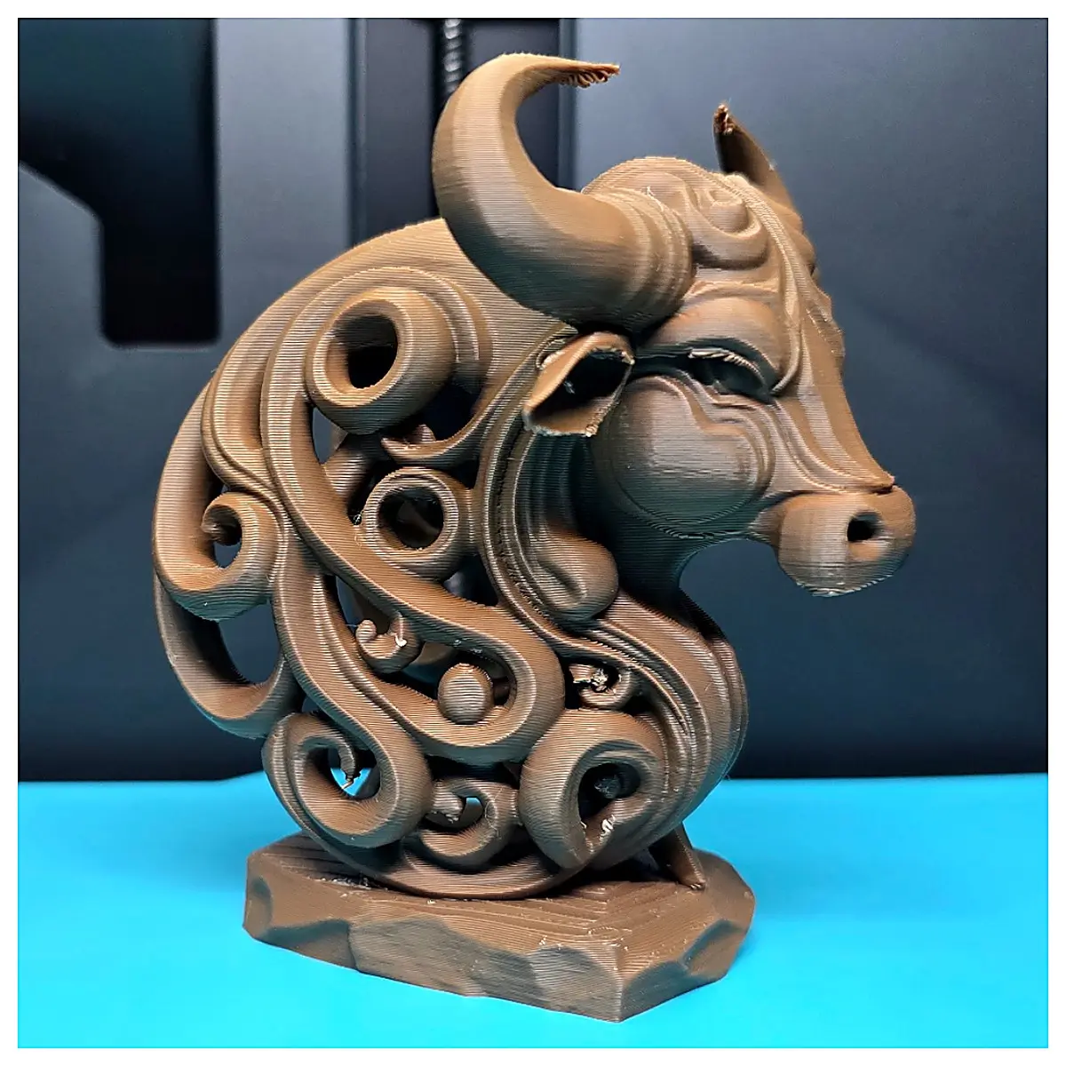 Wooden Bull Figurine Carved Wood Bull Decoration Rustic Style Living Room Ornament Home Decor Art Wooden Animal Display Decor Living Room