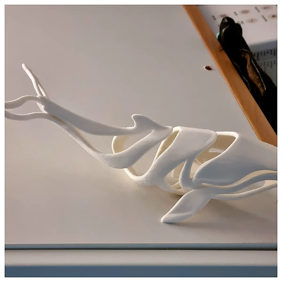 Whale Sculpture Art Figurine Ocean Decor Home Decoration Floating Sculpture Underwater Decoration Friends Family
