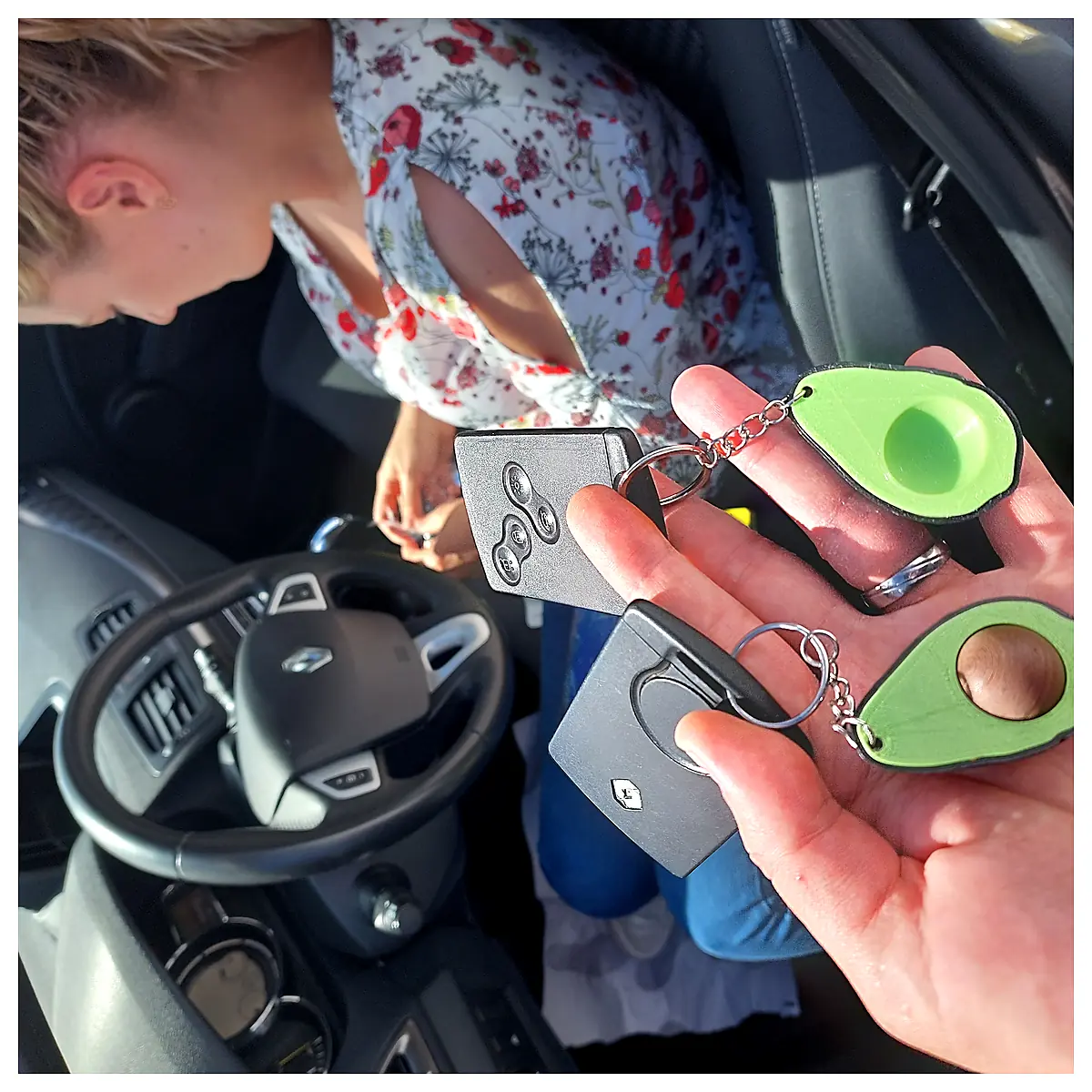 Fidget Avocado Keychain Stress Relief Toy Novelty Desk Decoration Gift Idea