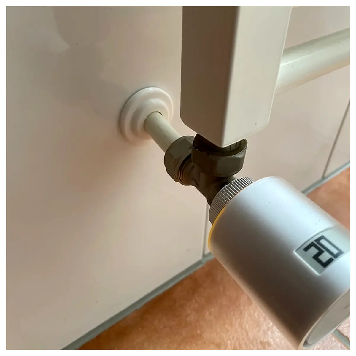 Wall Mounted Pipe Cover Heat Pipe Guard Indoor Wall Decoration Leak Proof Splash Guard Bathroom Kitchen Accessory Heat Pipe Protection