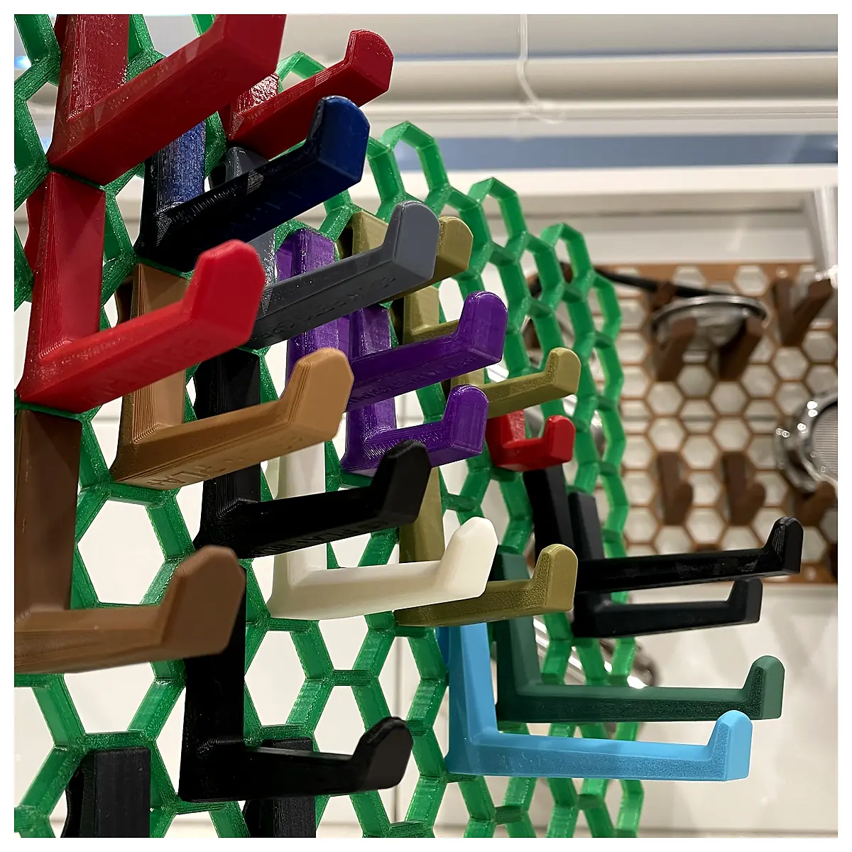 Wall Hooks No Screws Honeycomb Storage Strong Hooks Single Piece No Supports HSW Hanging Fixation