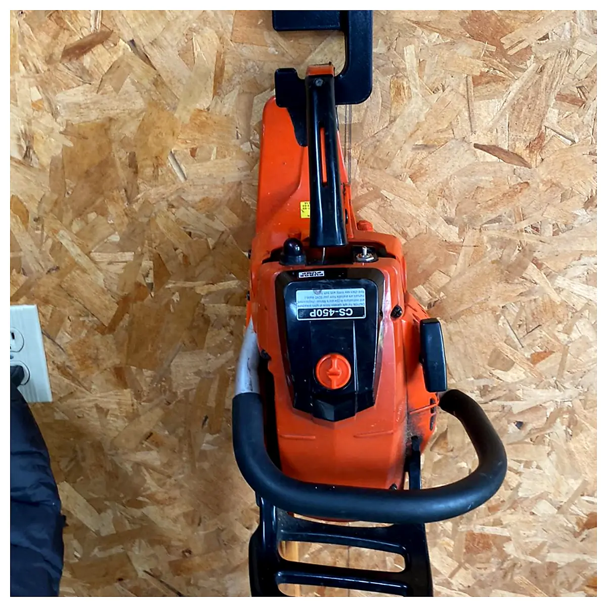 Chainsaw Wall Mount Holder Chainsaw Support Wall Bracket Safety Storage Secure Installation Universal Accessory
