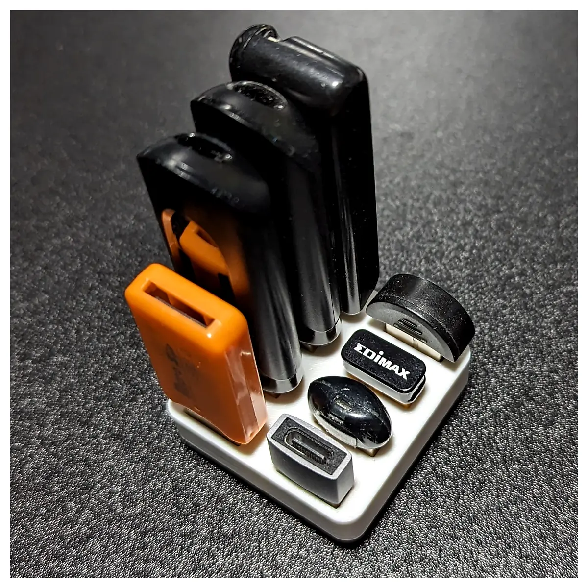 USB A Holder Organizer Grid System Desktop Storage Cable Management Wireless Charging Accessories Electronic Parts Components